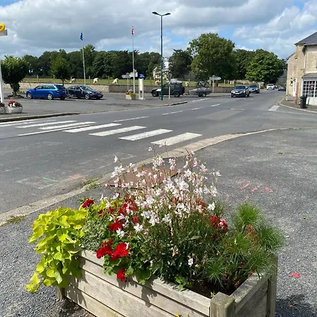 Värdshus Les Avec Sdb,1 L'interieur Completement Renove En 2024,plage Du Debarquement 5 Minutes A Pied