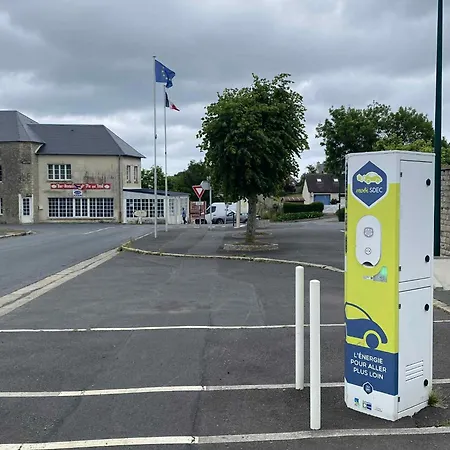 Gasthof Les Avec Sdb,1 L'interieur Completement Renove En 2024,plage Du Debarquement 5 Minutes A Pied Vierville-sur-Mer