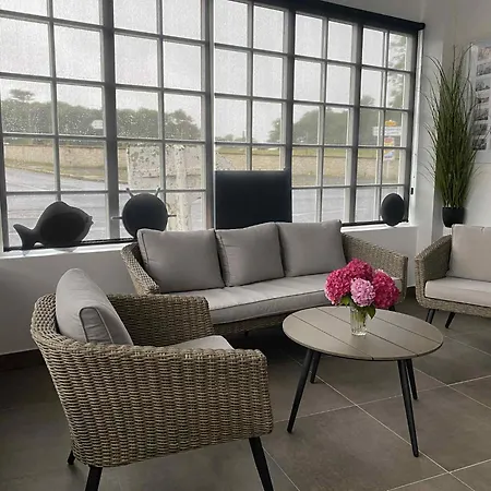Les Avec Sdb,1 L'interieur Completement Renove En 2024,plage Du Debarquement 5 Minutes A Pied Värdshus