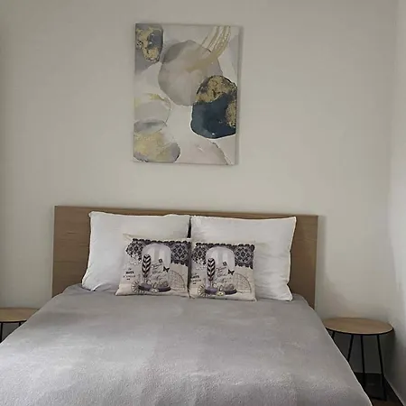 Värdshus Les Avec Sdb,1 L'interieur Completement Renove En 2024,plage Du Debarquement 5 Minutes A Pied
